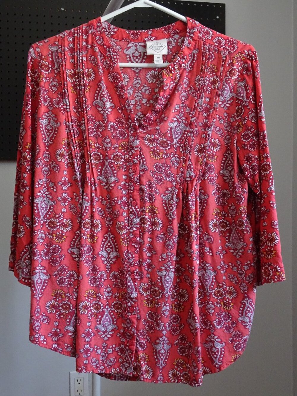 StJohn's Bay Long sleeve button up shirt with pleated front size  PM paisley red